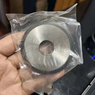 特徴的なフルレンジ 縦鍵機 切断ディスクと機械の固定装置